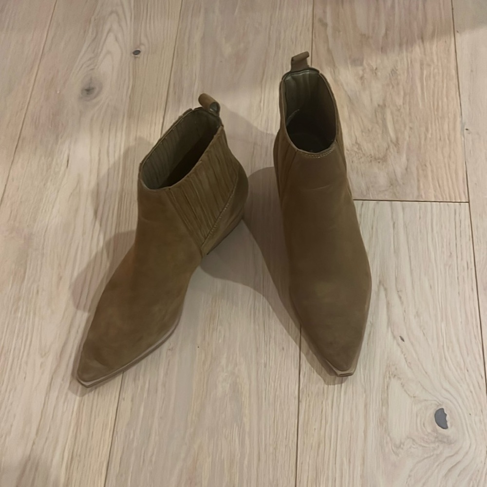 Marc fisher boots!
